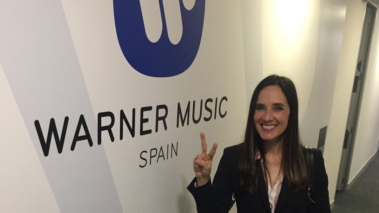 María Parra en Warner.