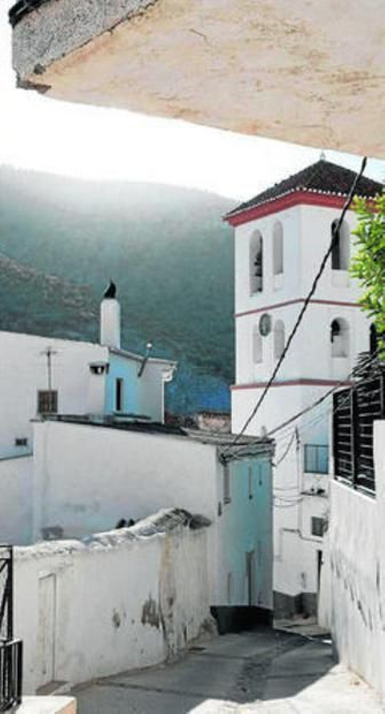 Una de las típicas calles de los pueblos de la Alpujarra.