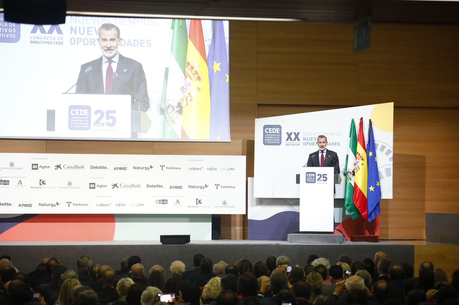 La clausura del Rey del  Congreso de Directivos de CEDE en Córdoba, en fotografías