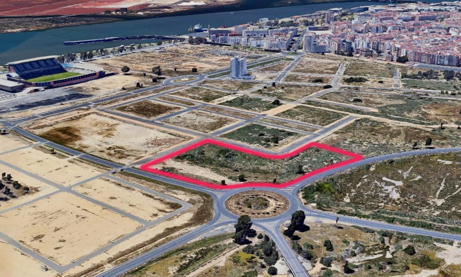Parcela dotacional del Ensanche Sur en la que se ubicarán las nuevas instalaciones del Real Club Recreativo de Tenis de Huelva.
