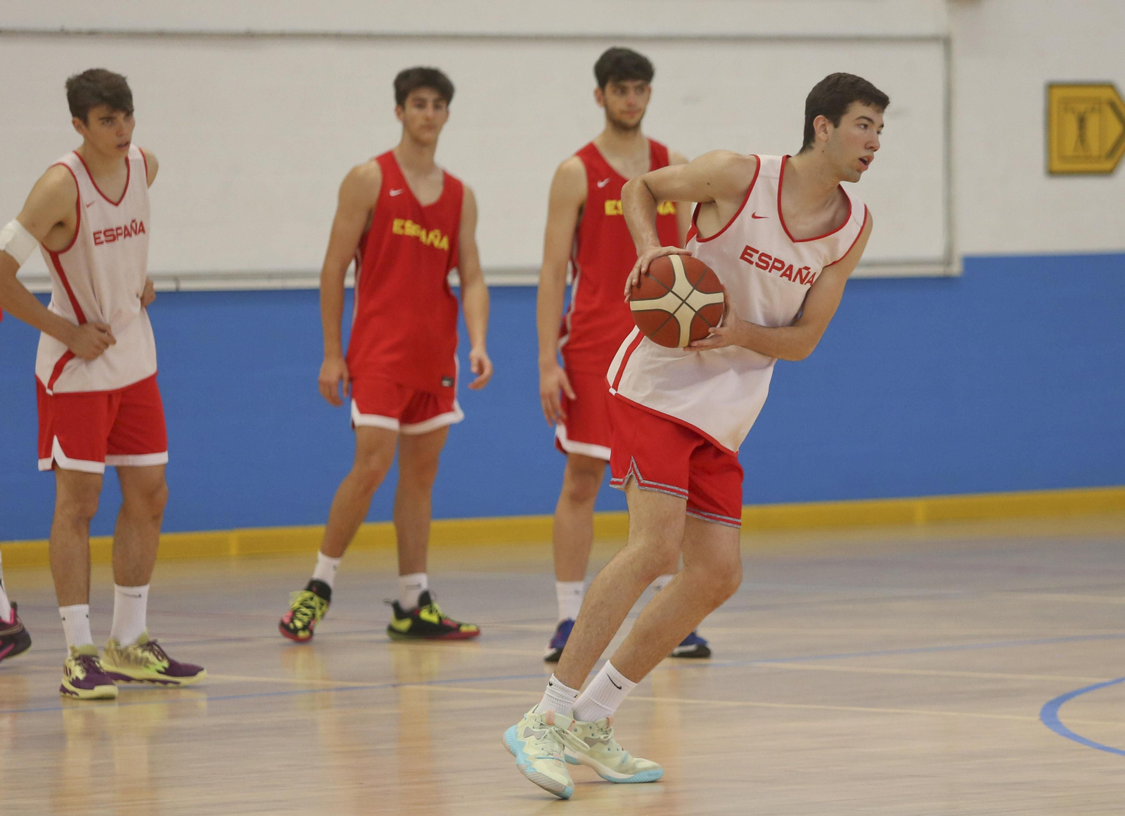 Las fotos de España sub 17 en Fuengirola