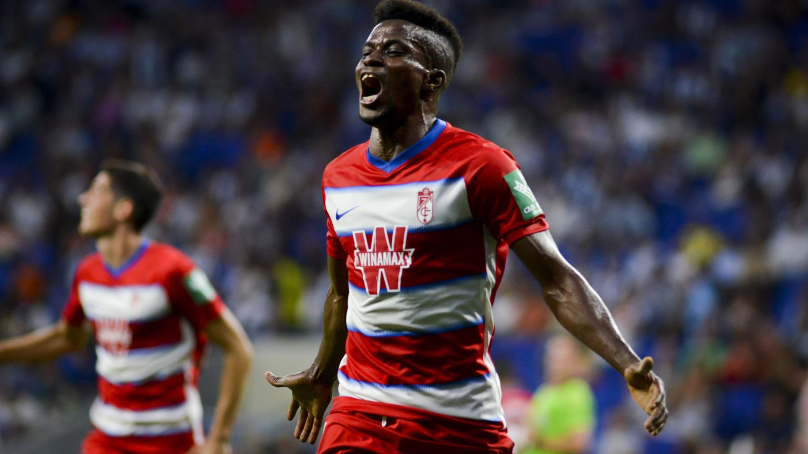 El nigeriano cree que aún puede dar más como jugador del Granada CF.