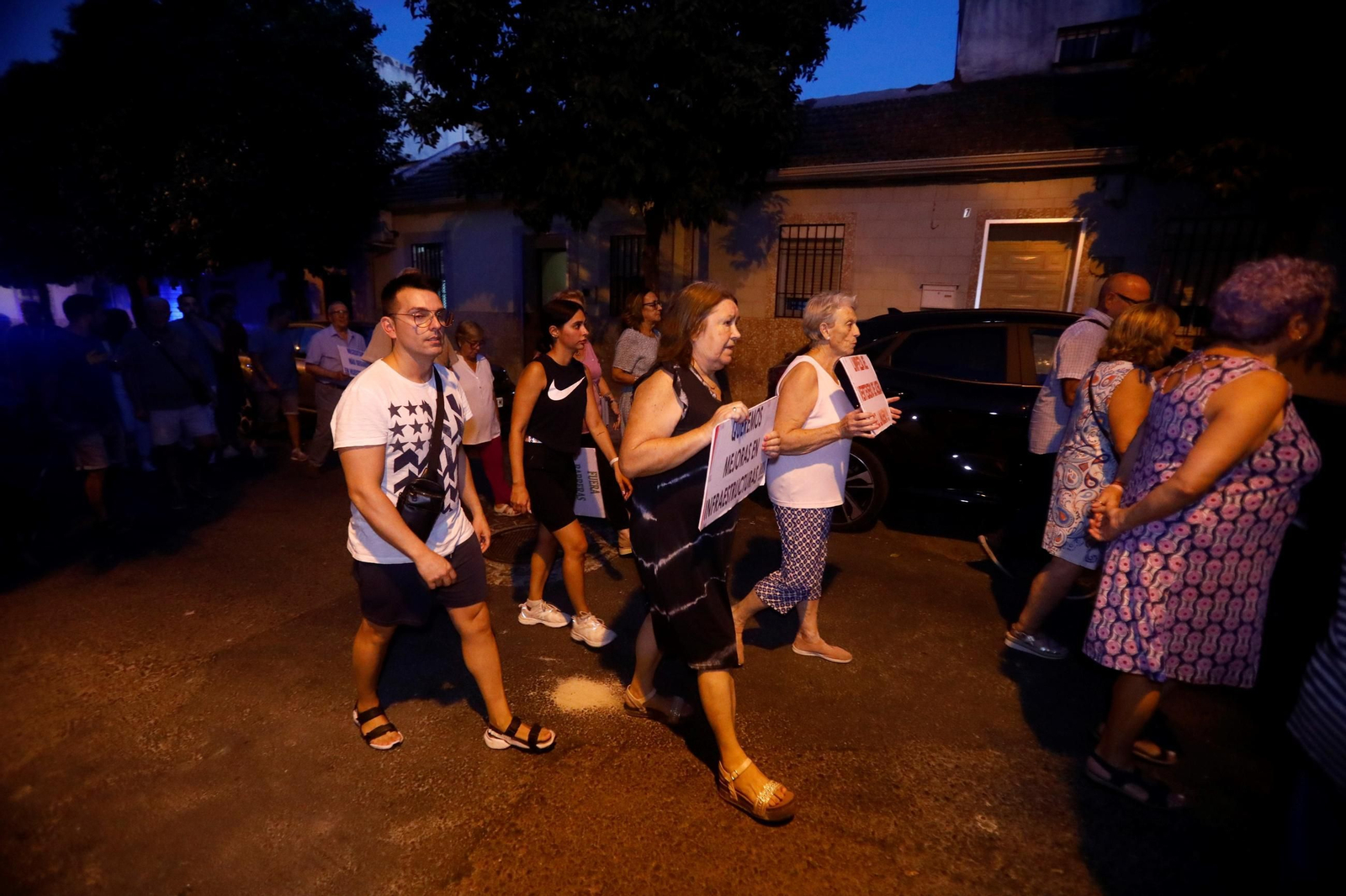 La manifestación de los vecinos del Distrito Sur de Córdoba, en imágenes
