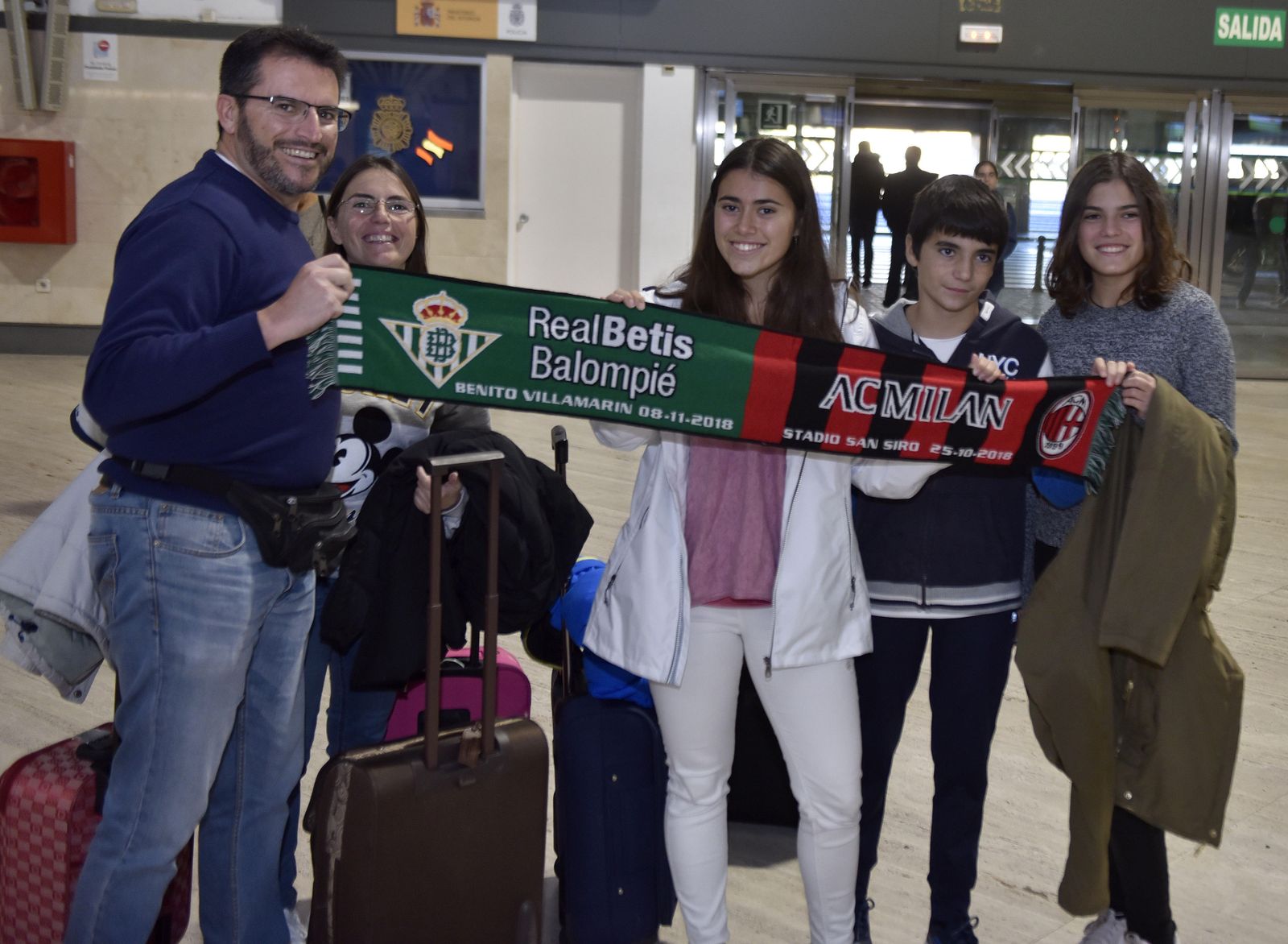 Las imágenes del Betis saliendo hacia Milán