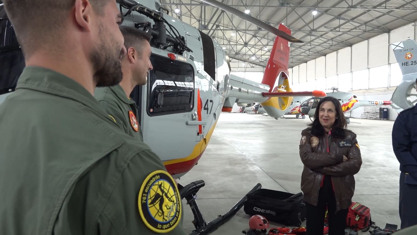 Visita de la ministra Margarita Robles a la Escuela de Helicópteros del Ejército del Aire y del Espacio en la Base Aérea de Armilla