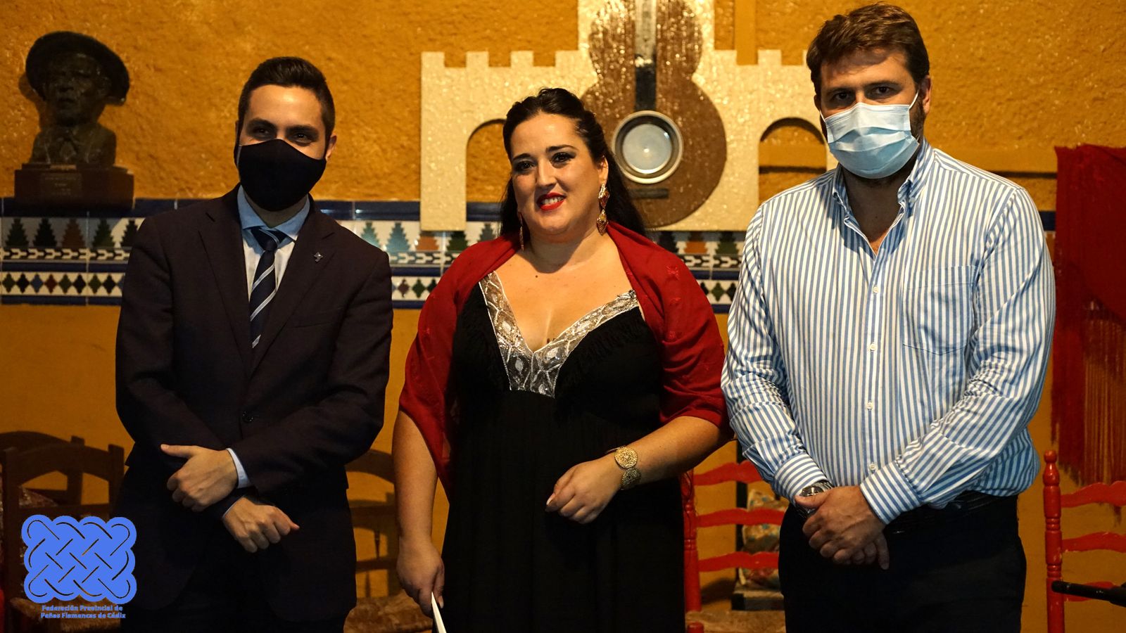 El diputado Antonio González, con May Fernández y Nicolás Sosa.