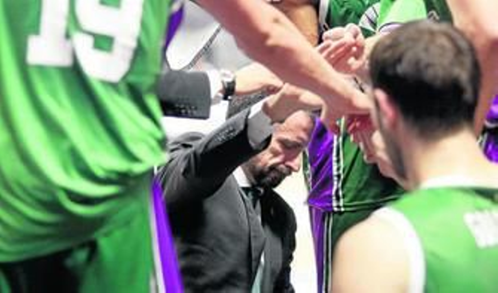 Plaza, con gesto contrariado, durante un tiempo muerto.