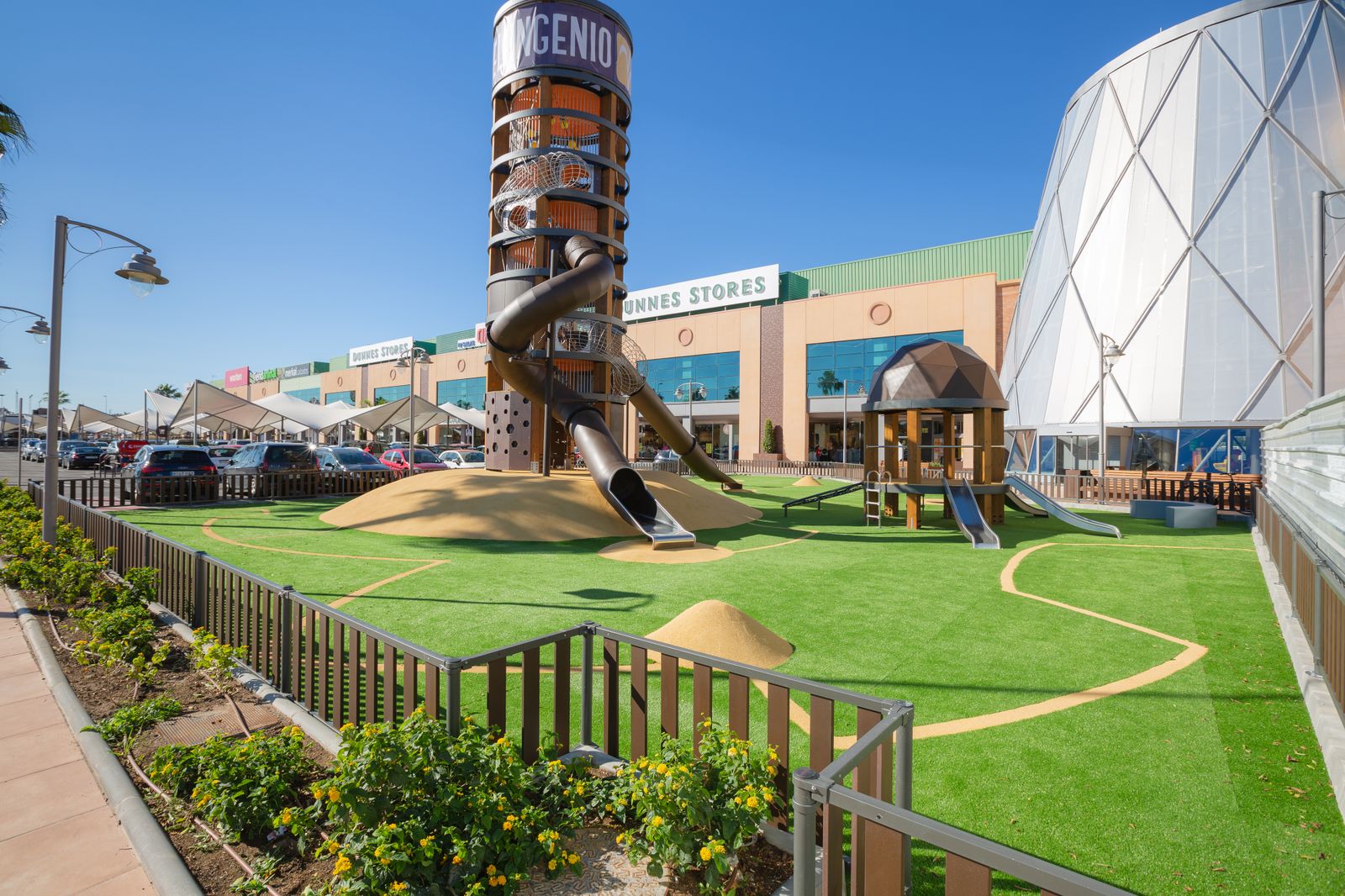 El Ingenio abre su nuevo parque infantil