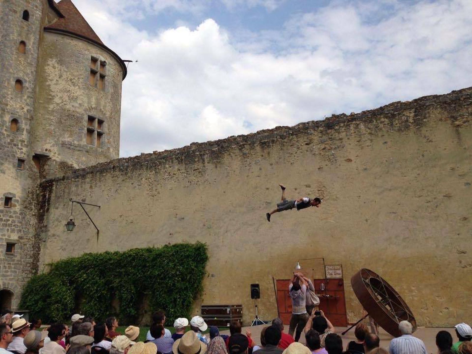 Obra 'Do not disturb, no molestar', a cargo de Vaivén Circo.