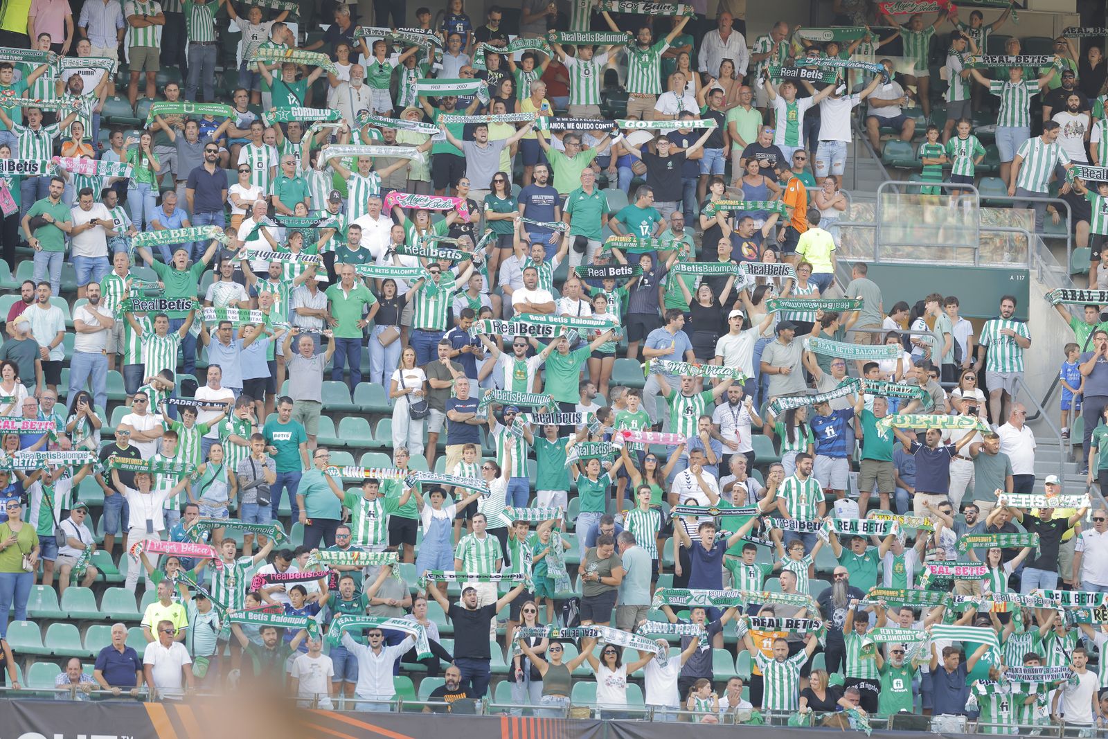 Búscate en la fotos del Betis-Sparta