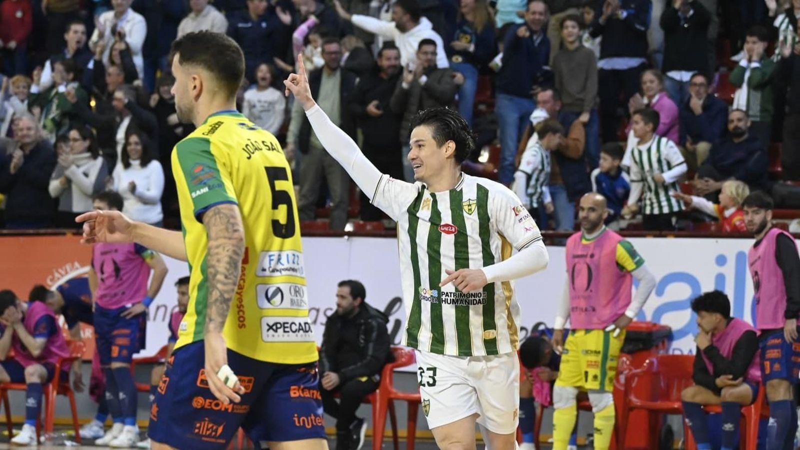 Murilo celebra su tanto ante Joao Sella.