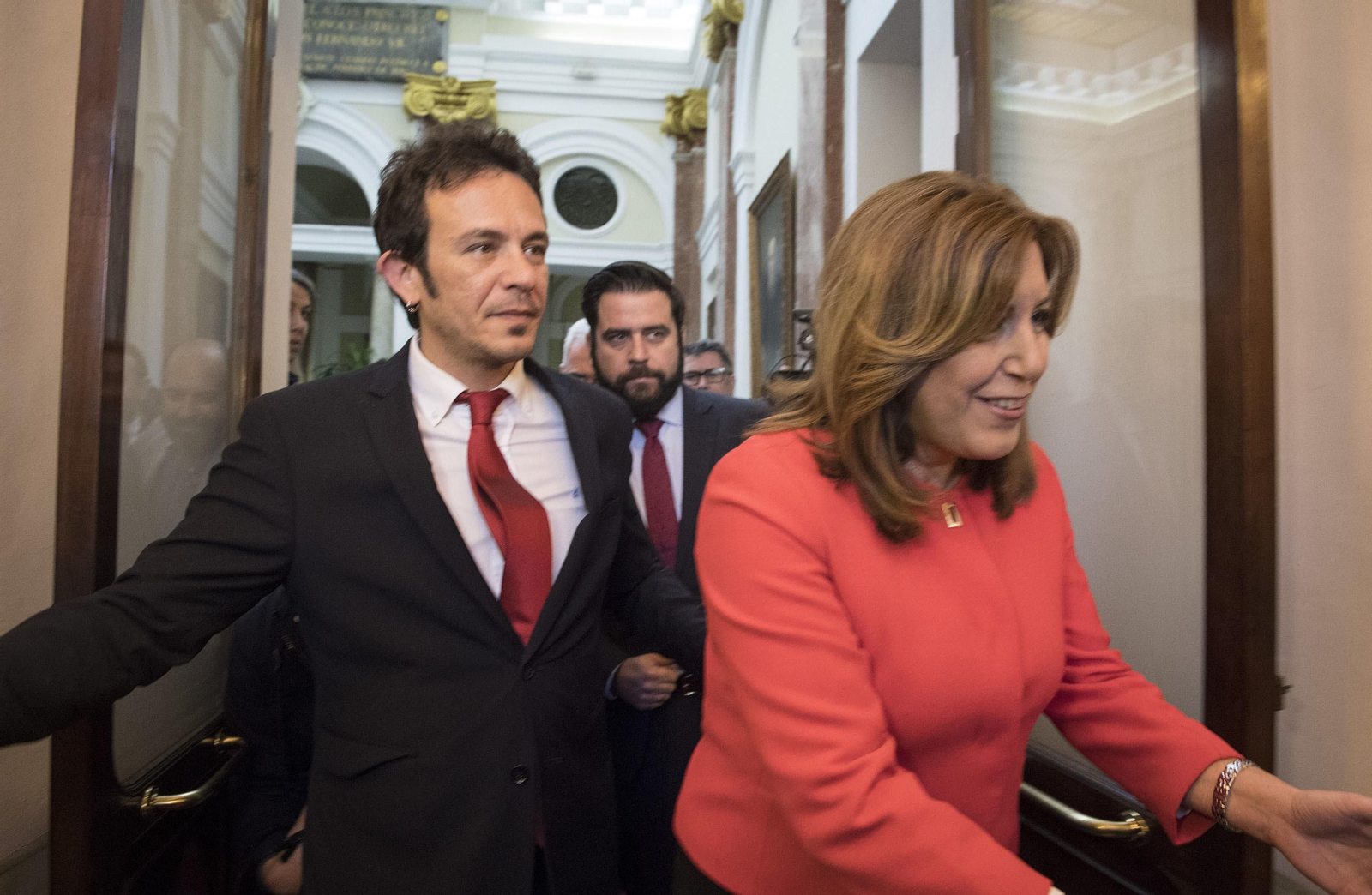 La visita de Susana Díaz al Ayuntamiento de Cádiz, en imágenes