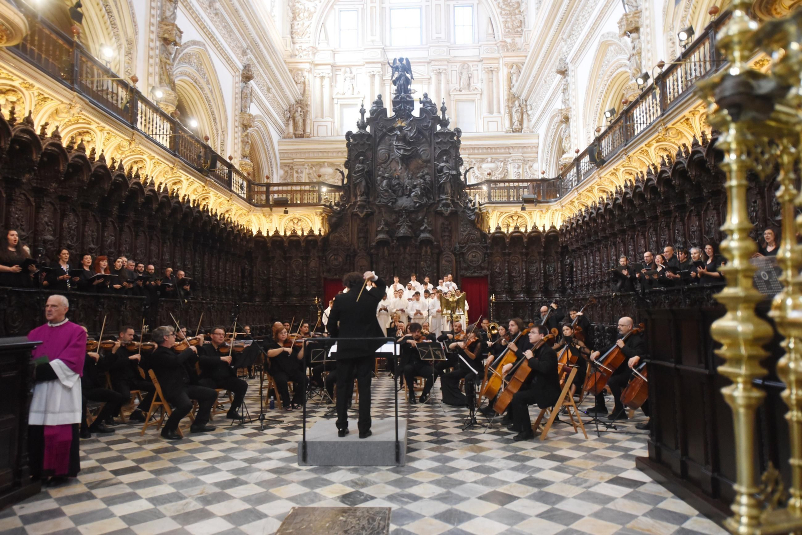 La toma de posesión del nuevo obispo de Córdoba, Jesús Fernández, en imágenes