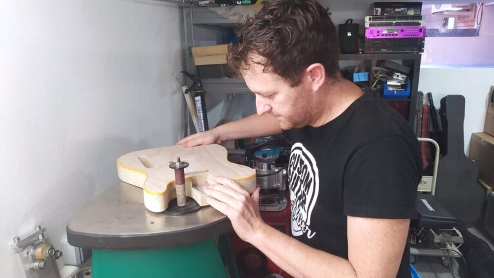 Fabricar una guitarra es un trabajo muy laborioso.