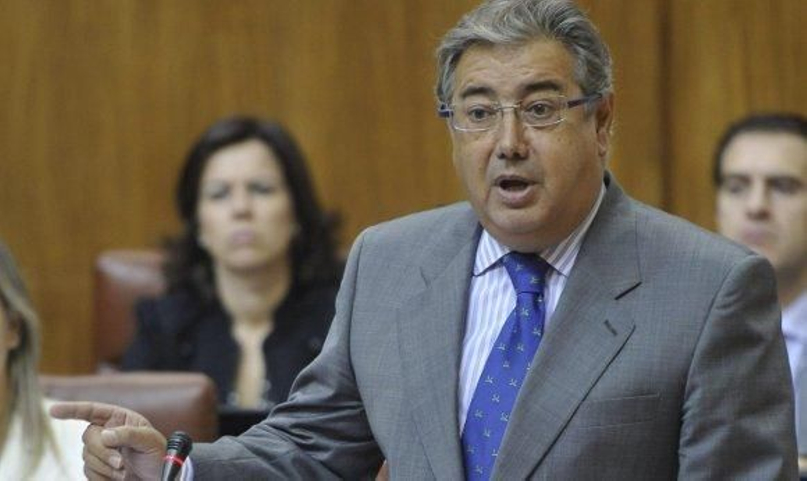 Zoido avanza que entre enero y febrero habrá congreso para elegir a su sucesor