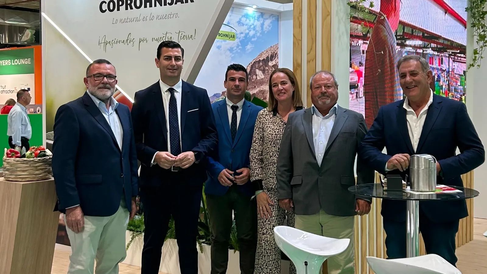 La delegación nijareña en una feria agrícola.