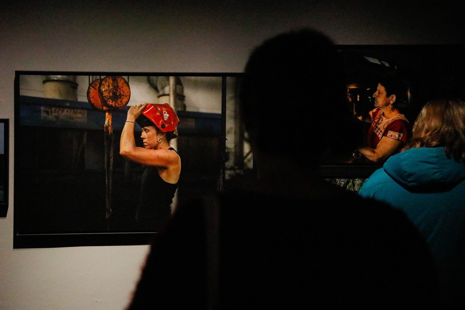 Te contamos en imágenes como ha sido el inicio de la exposición Brujas de Judith Prat