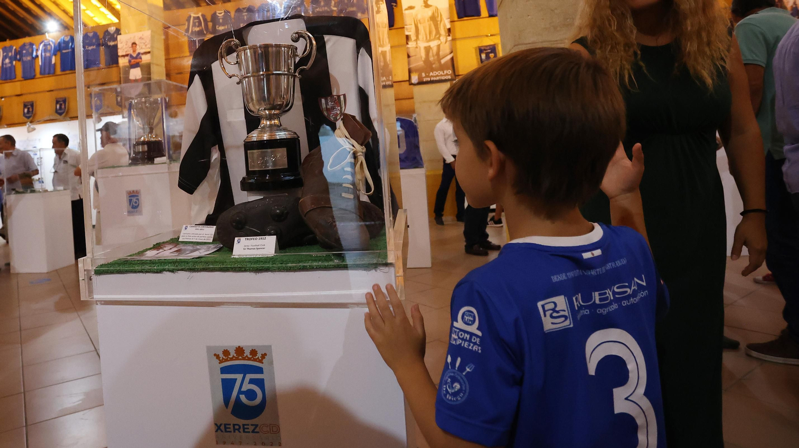 Inauguración de la exposición por el  75 aniversario del Xerez CD