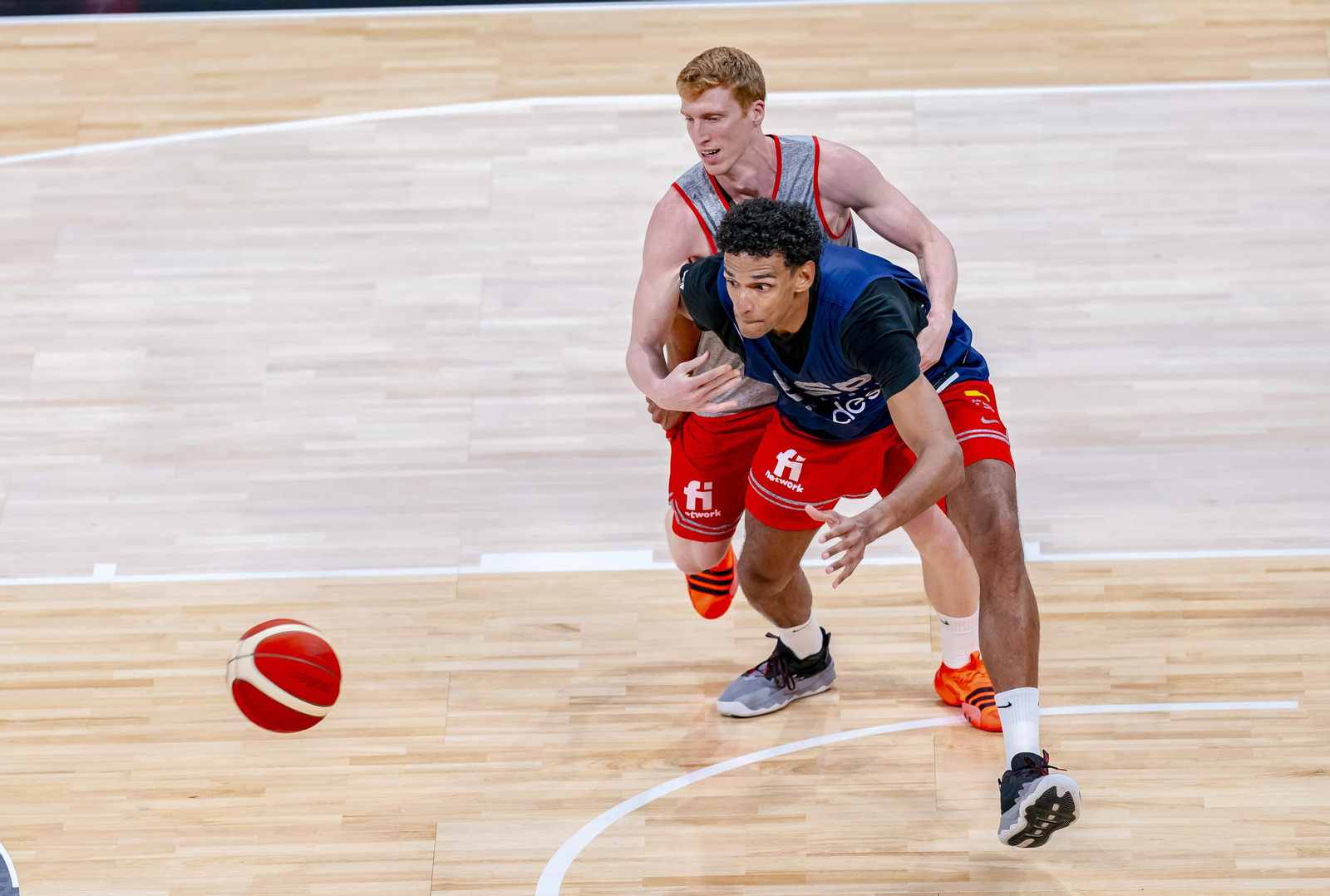 La España de Alberto Díaz, Yankuba Sima y Saint-Supéry sigue trabajando en Zaragoza