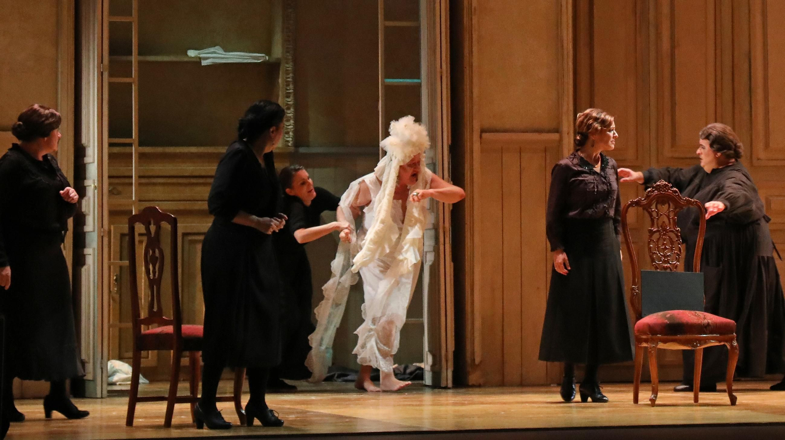 'La casa de Bernarda Alba'  ópera en el Teatro Villamarta