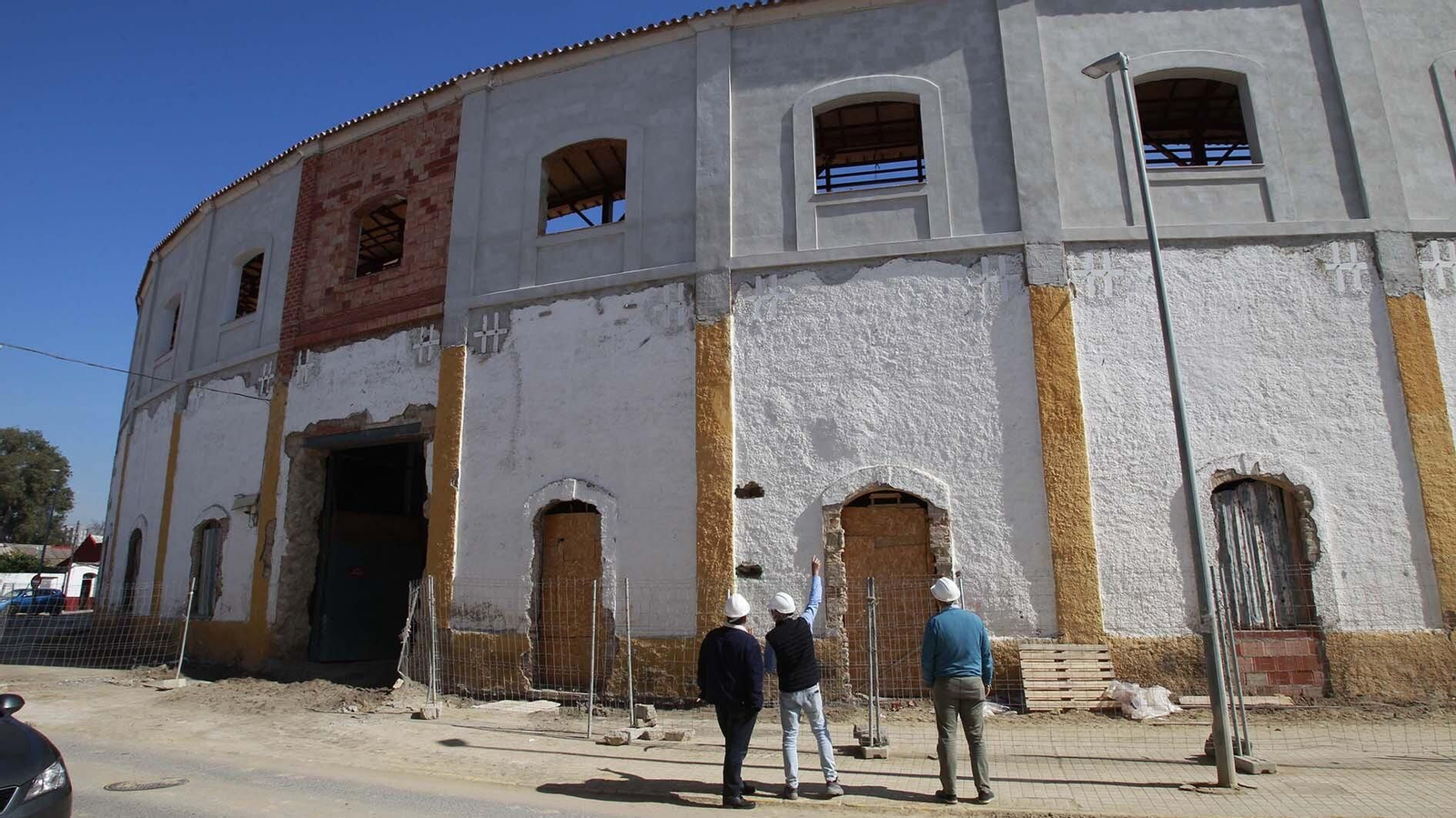 Las fotos de las obras de la plaza de toro de la Línea