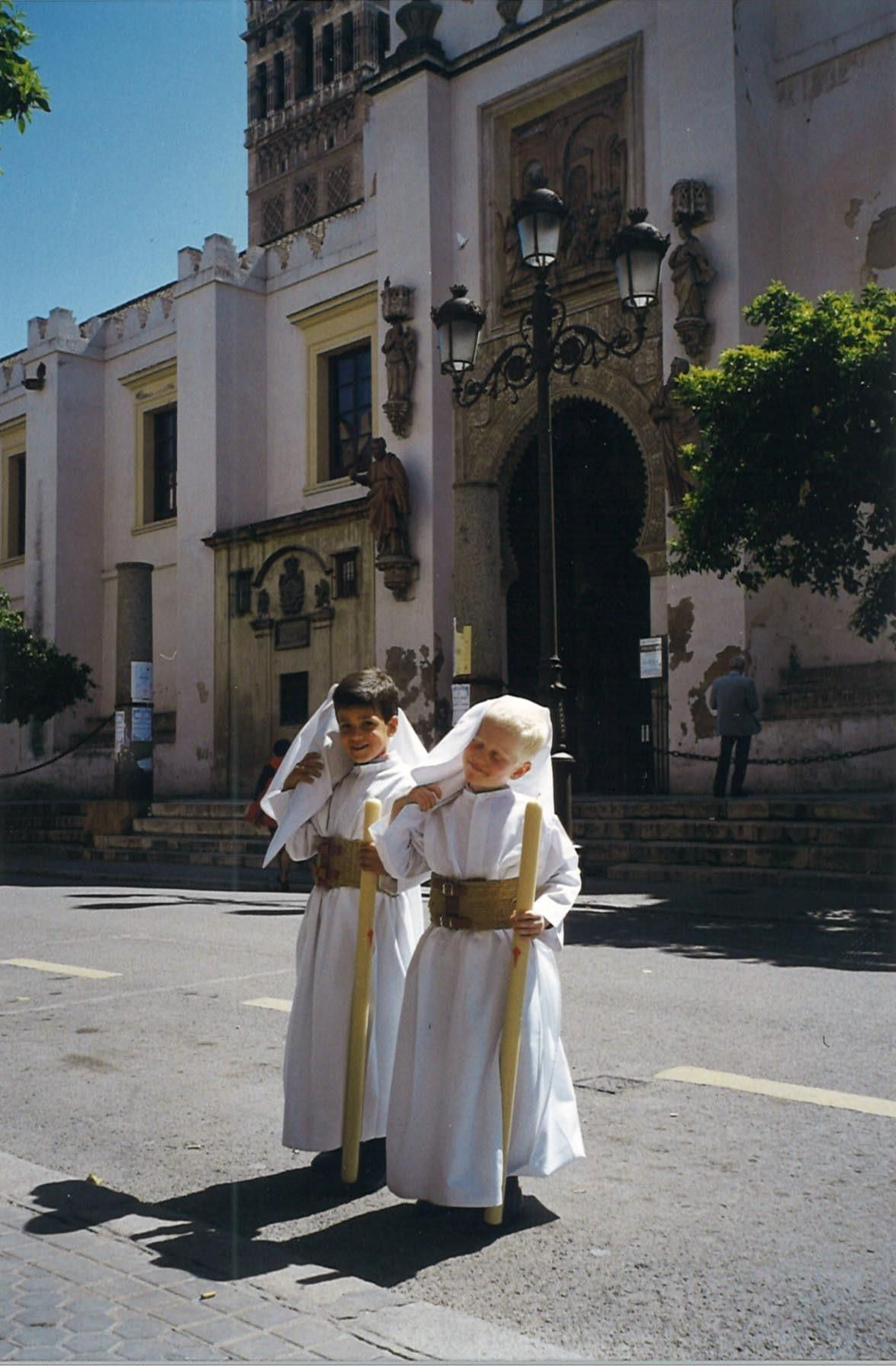 Nazarenos de la Borriquita el Domingo de Ramos de 1997