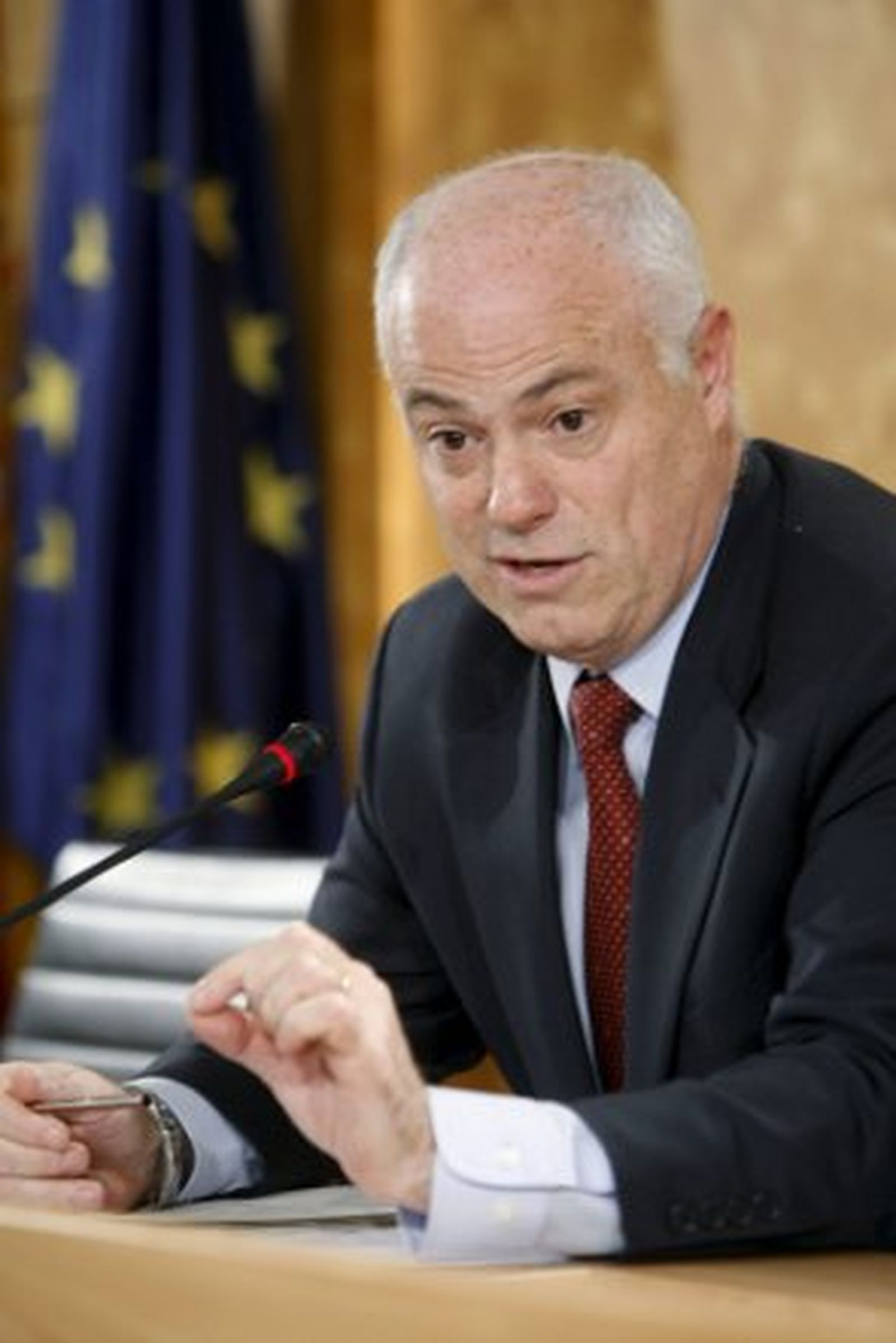 Economía niega que se esté dando marcha atrás en la reforma laboral