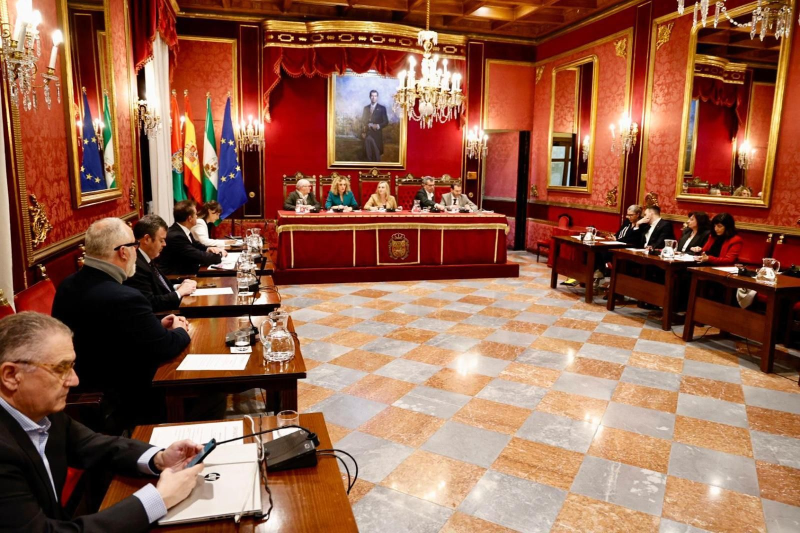 Reunión en el Ayuntamiento de Granada.