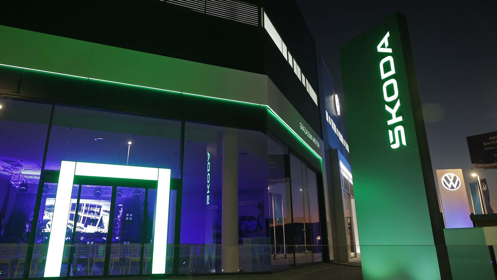 Fotos de la inauguración del nuevo concesionario del Grupo Solera en Los Barrios