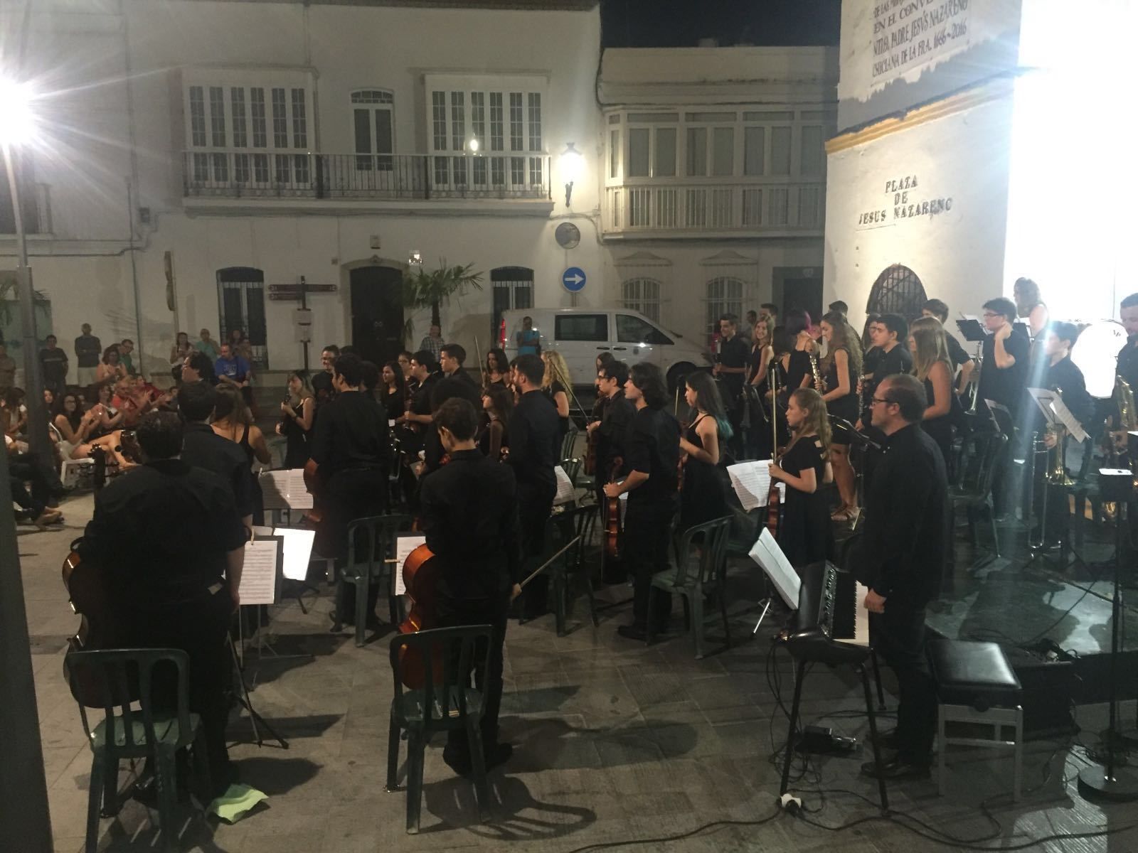 La agrupación musical durante una actuación en la Plaza de Jesús Nazareno , en una imagen de archivo.