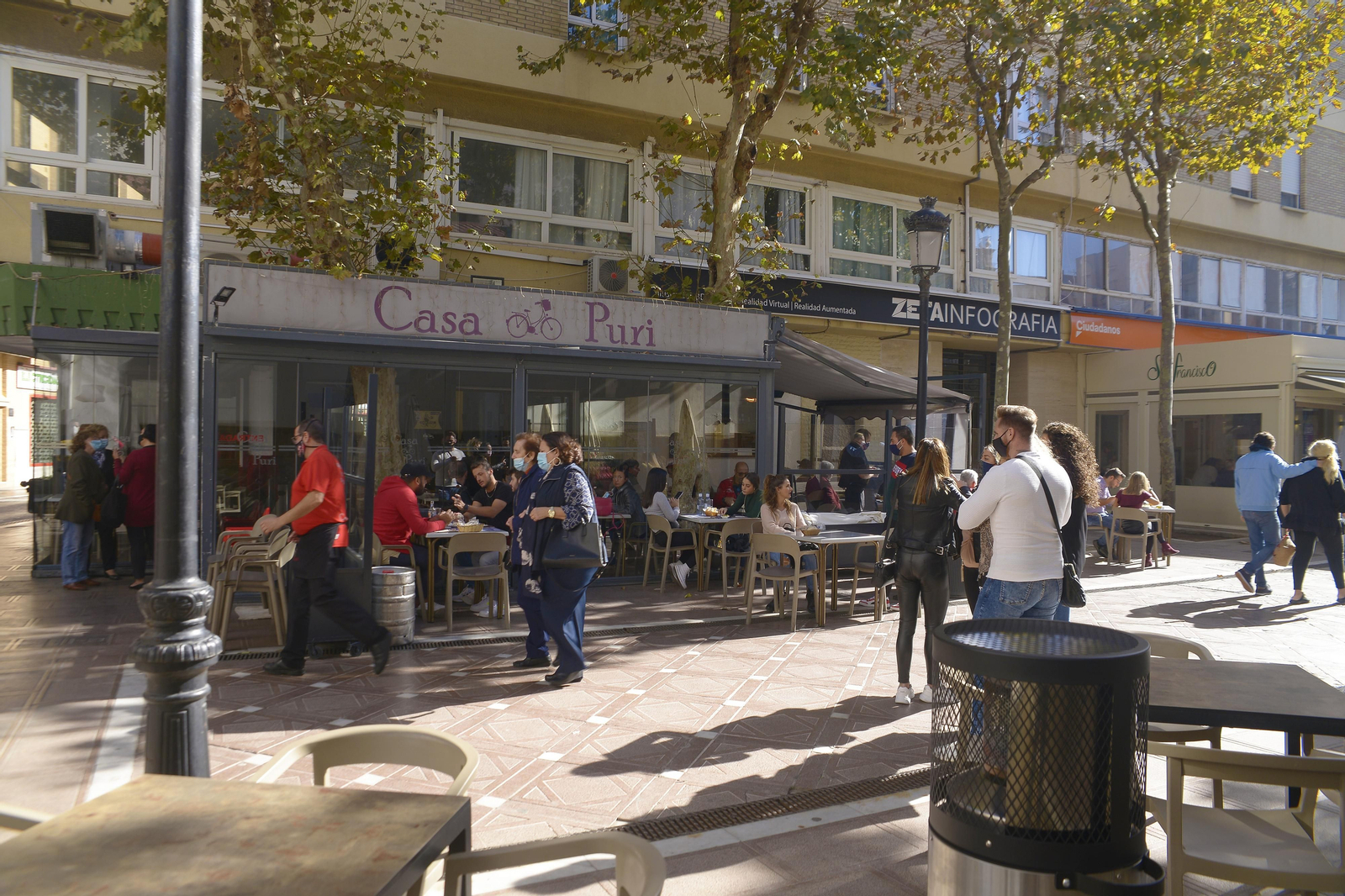 Fotos de ambiente de las calles en La Línea
