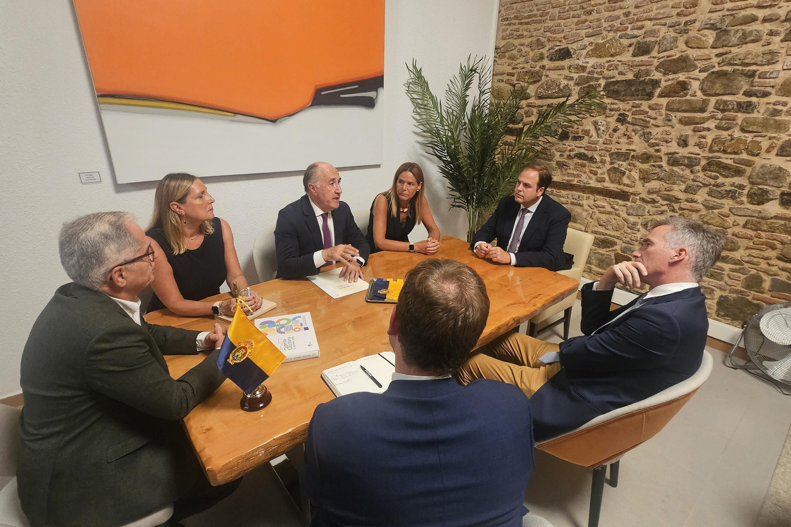 Las fotografías de la visita del embajador británico en España, sir Alex Ellis, al Ayuntamiento de Algeciras