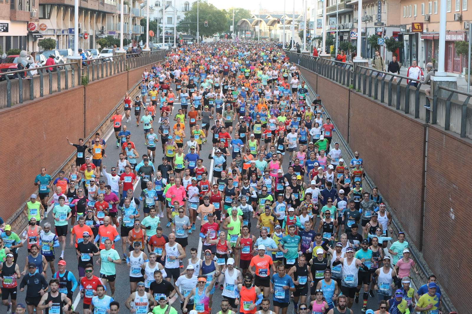 Búscate en la Zurich maratón de Sevilla