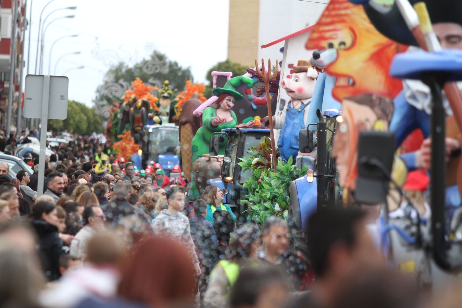 Cabalgata de los Reyes Magos 2018: Melchor, Gaspar y Baltazar adelantan su salida para llenar de ilusión las calles de Huelva