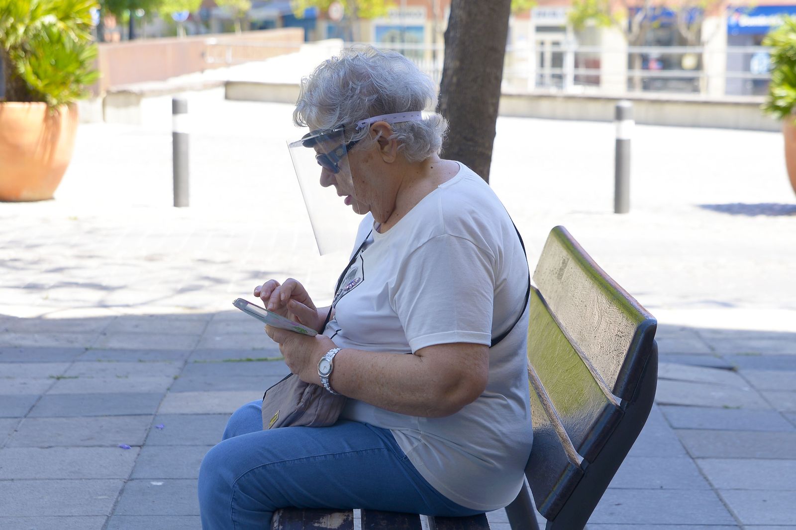 Fotos de gente con mascarillas en Algeciras