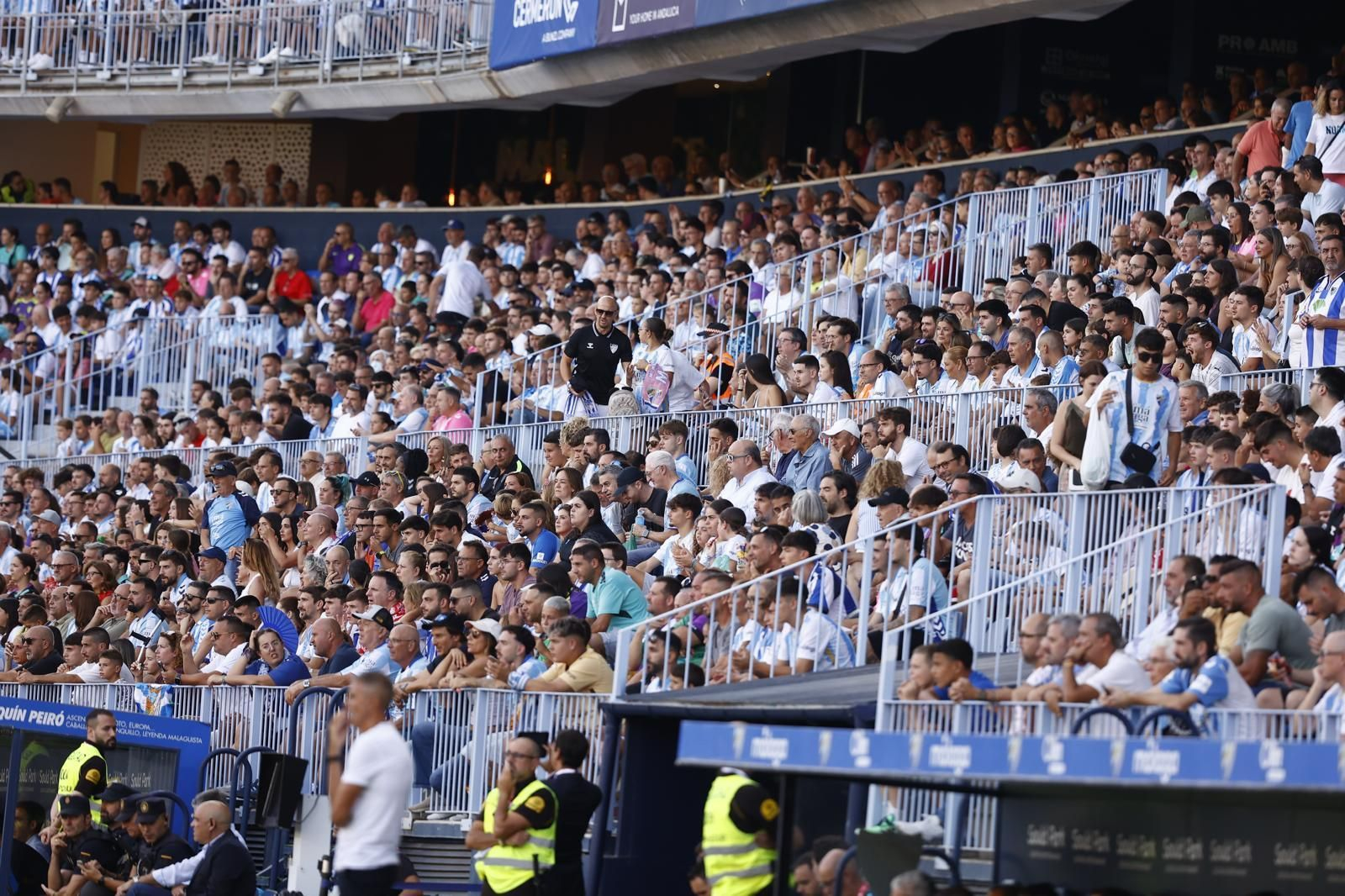 Búscate en las gradas de La Rosaleda durante el Málaga-Cádiz