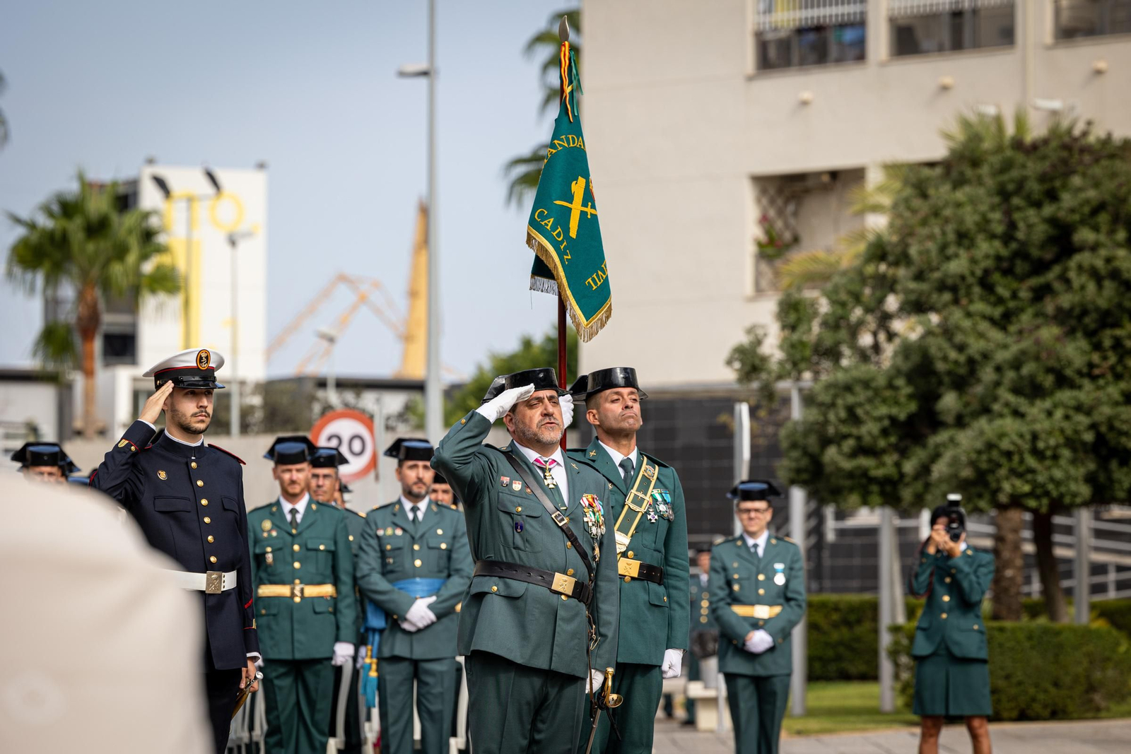Imágenes de los actos de la Guardia Civil en Cádiz por la festividad de la Virgen del Pilar