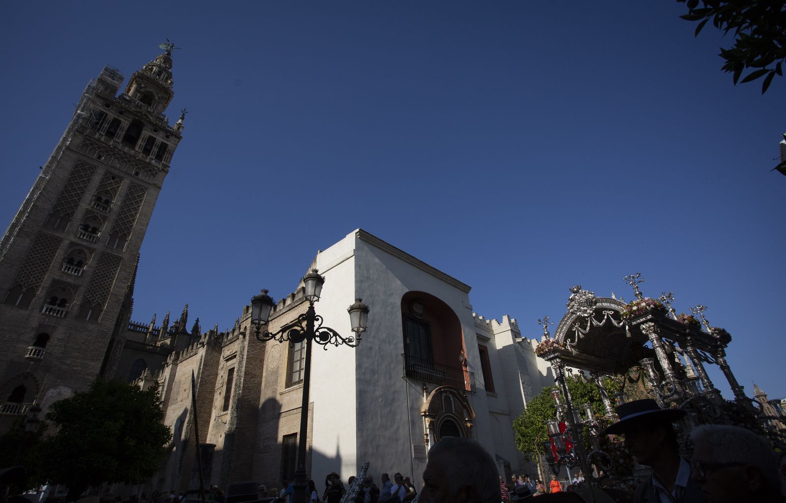 Salida de la Hermandad de Sevilla hacia El Rocío