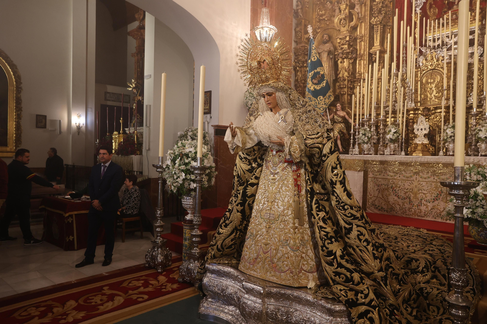 Besamanos de la Esperanza de Triana