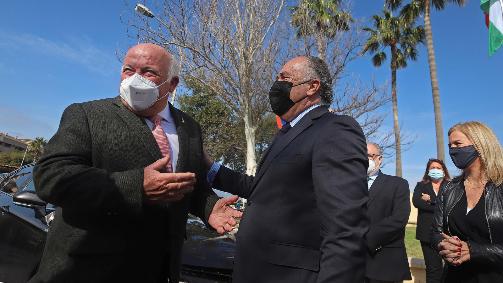 Visita de Jesús Aguirre al hospital Punta Europa en Algeciras