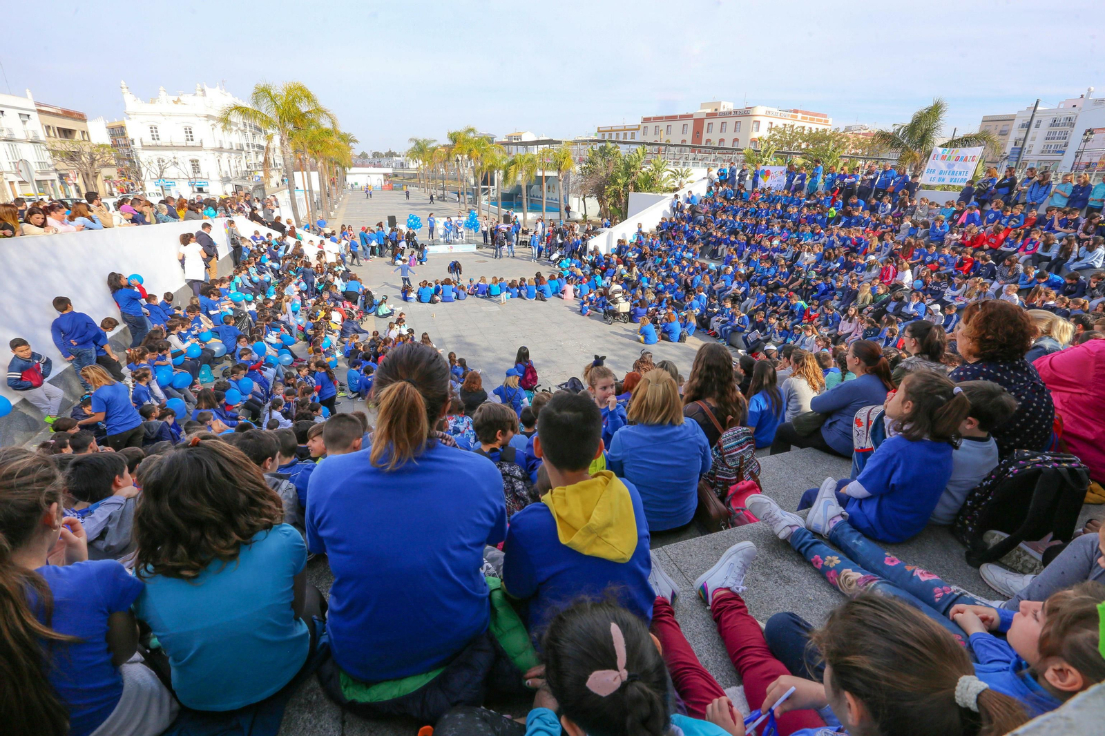 Momento del acto celebrado en la Alameda del Río de Chiclana.