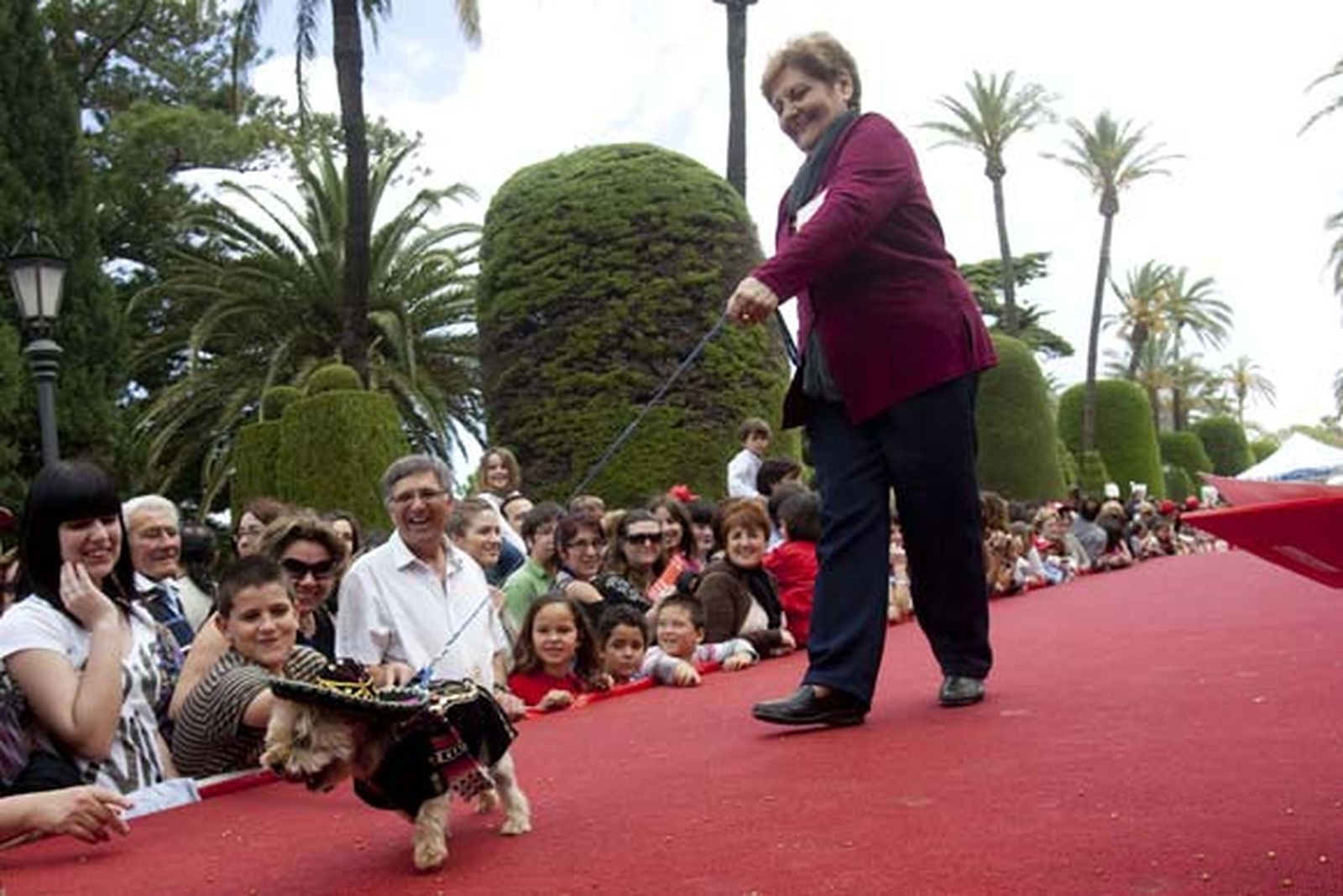 Más de 500 perros participaron en el evento, que contó con una exhibición de las Fuerzas del Orden


Foto: Lourdes de Vicente