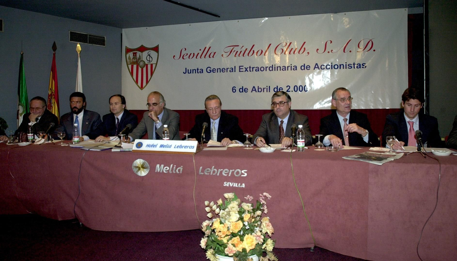 Alés, al frente del consejo de administración en su primer año de presidencia.