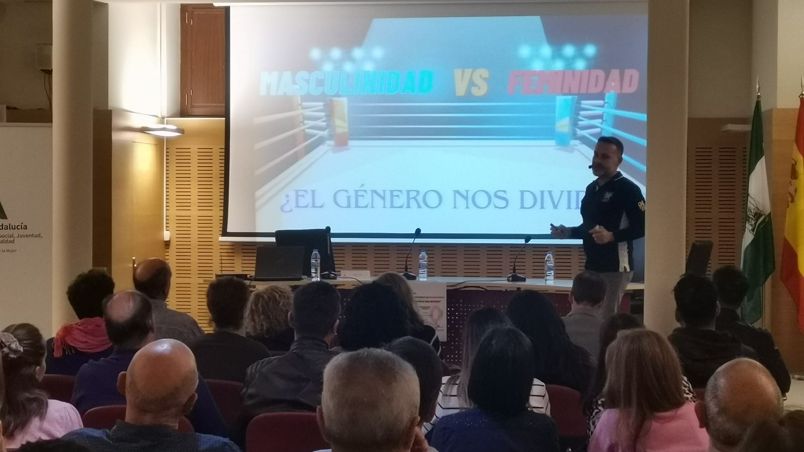 Miguel de Castro ha impartido la charla-taller.