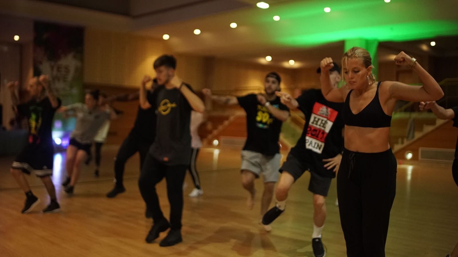 Dos de los bailarines que participan en esta producción del Festival de Itálica.