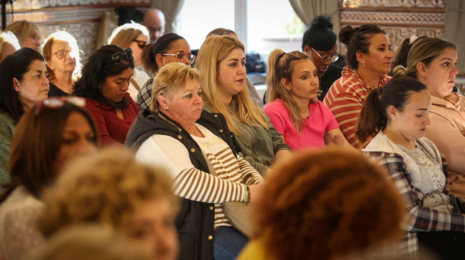 'Ayuda a domicilio, un trabajo esencial en clave femenina'