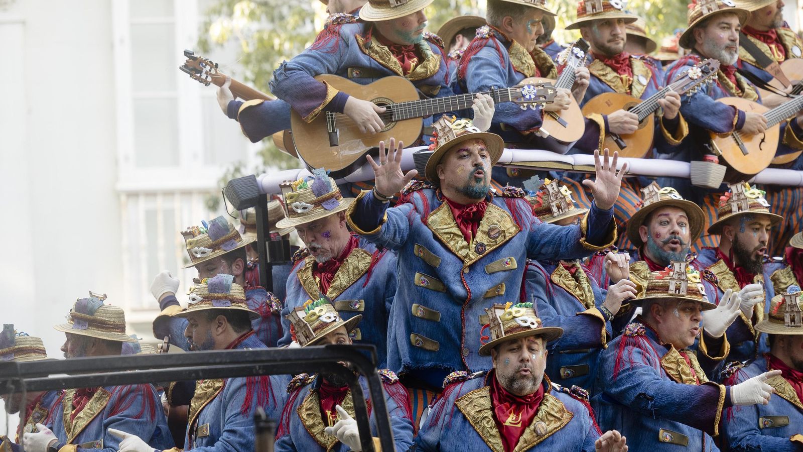Las mejores imágenes del primer domingo de Carnaval de Cádiz