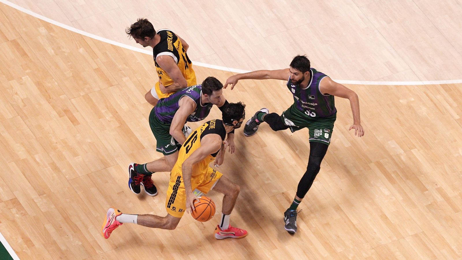 El Unicaja-La Laguna Tenerife, en fotos