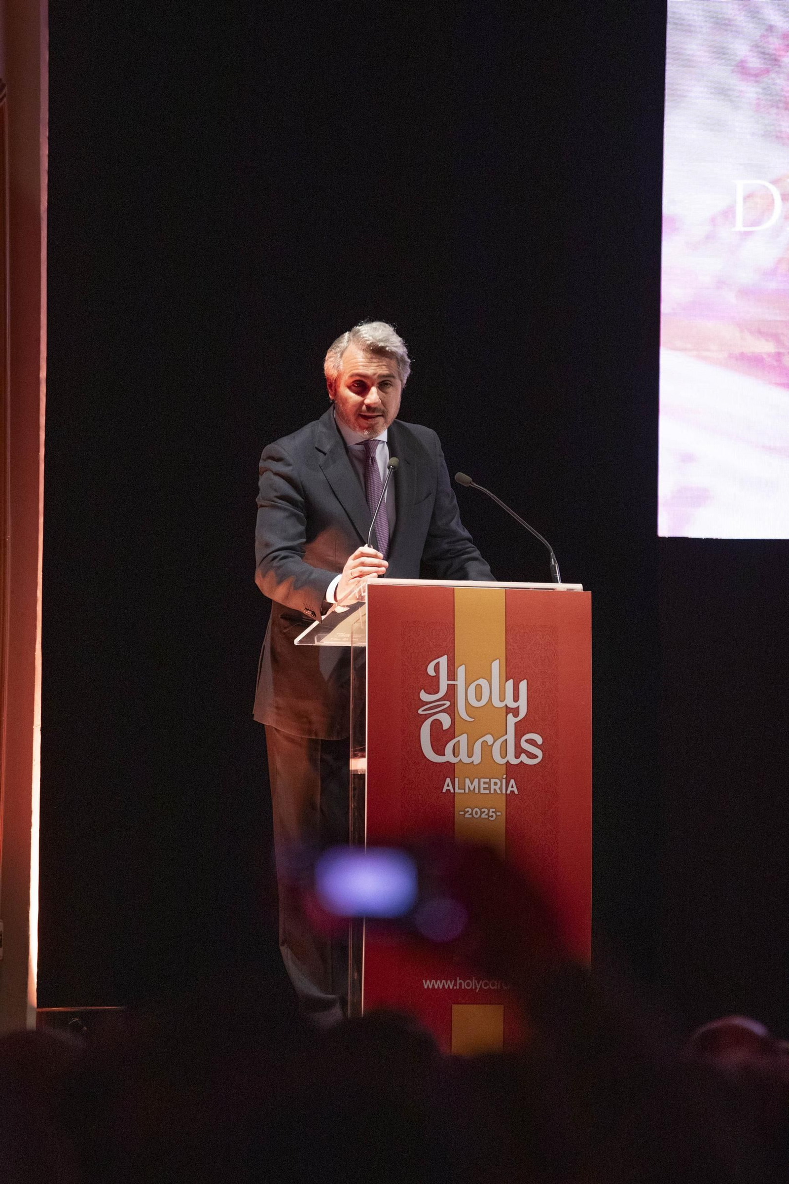 Imágenes de la presentación de las Holy Cards