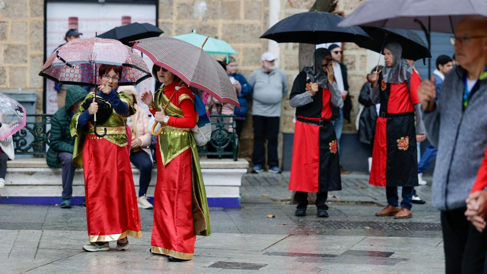 Las mejores imágenes del primer domingo de Carnaval de Cádiz